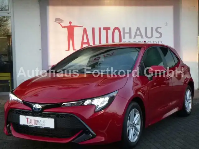 Toyota Corolla Hybrid 1.8 Style LED, SH+LH, KeyFree