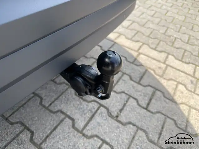 Volkswagen ID.4 view 7