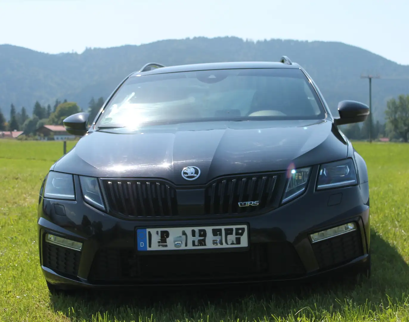 Skoda Octavia Octavia Combi 2.0 TDI DSG RS Schwarz - 2