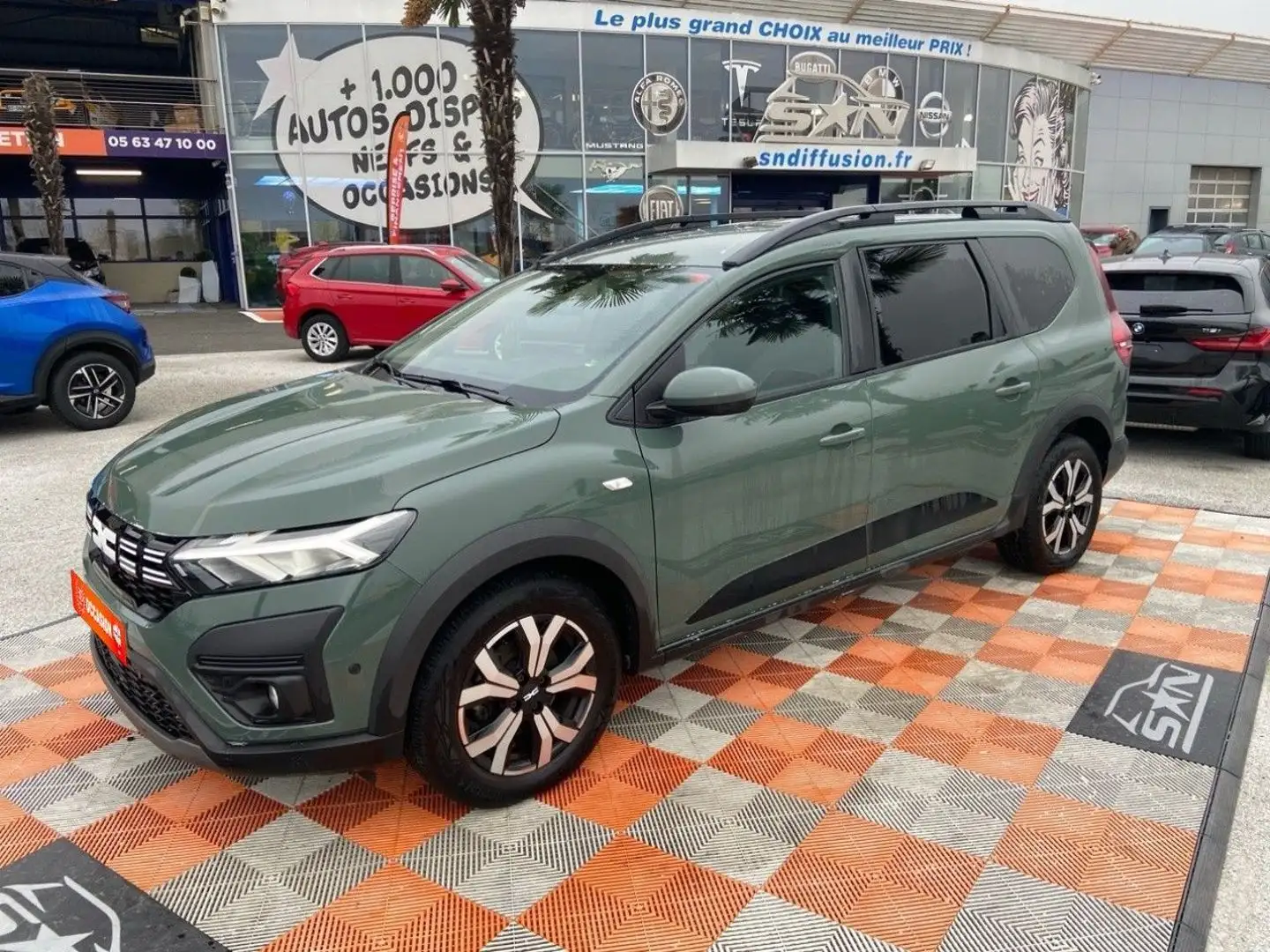 Dacia Jogger 1.0 TCe 110 BV6 EXPRESSION 7PL Vert - 1