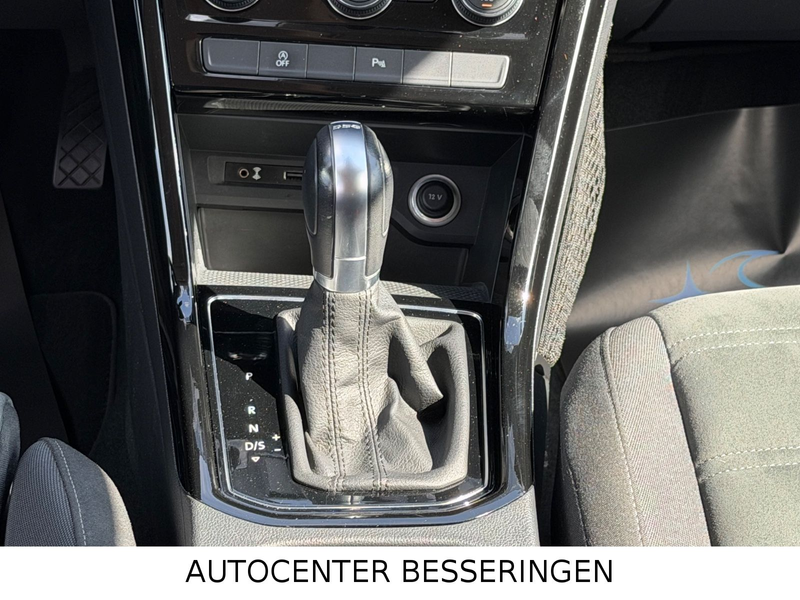 Volkswagen Touran R-LINE * 7-SITZER * ACC * LED * NAVI * — photo 9