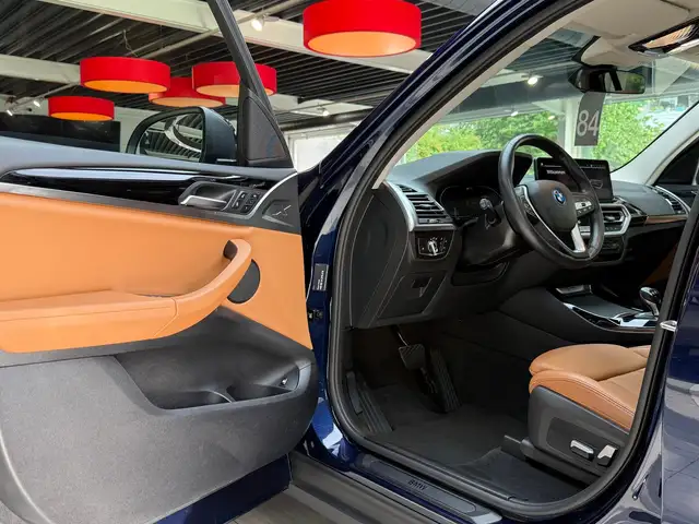 BMW X3 view 11