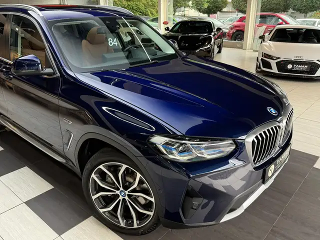 BMW X3 view 5