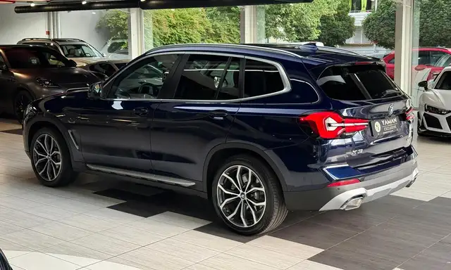 BMW X3 view 10