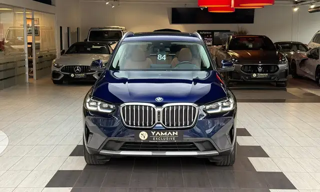 BMW X3 view 3
