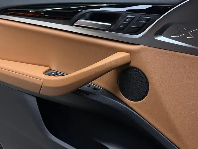 BMW X3 view 12