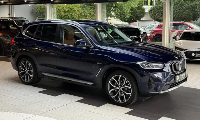 BMW X3 view 4