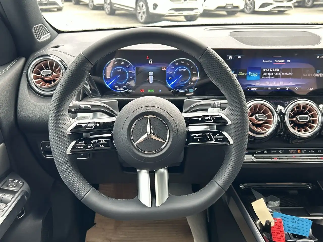 Mercedes-Benz EQB снимка Mercedes-Benz EQB
