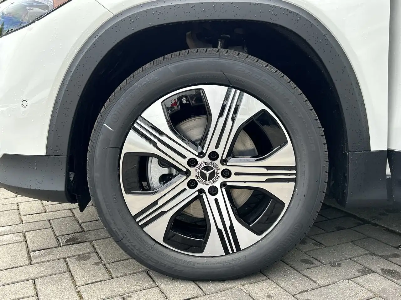 Mercedes-Benz EQB снимка Mercedes-Benz EQB