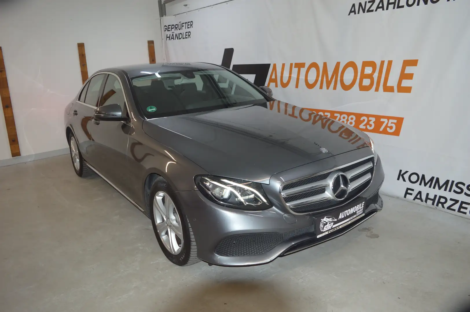 Mercedes-Benz E 220 d **2.Besitz**Serviceheft**LED** Grau - 1