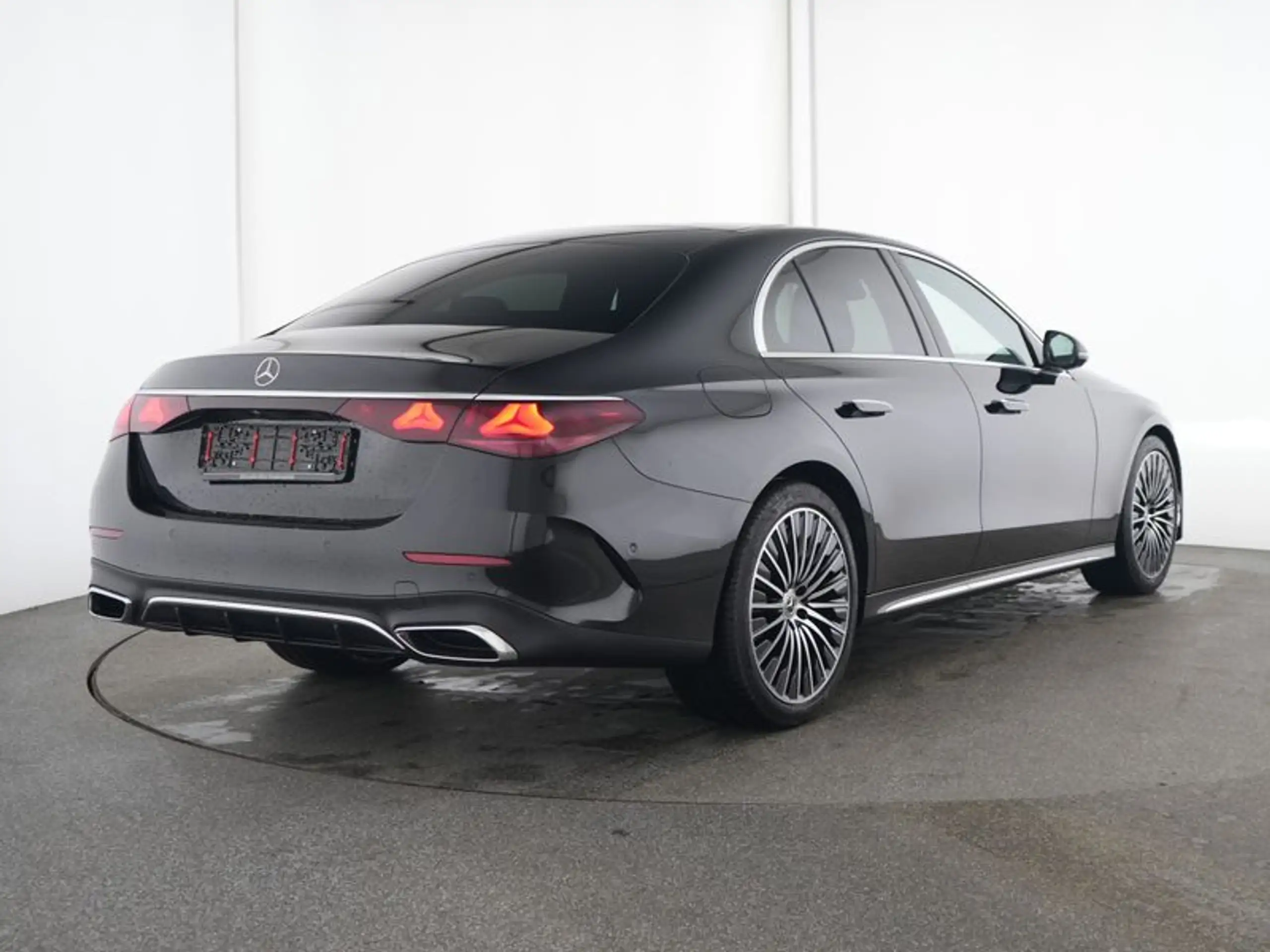 Mercedes-Benz E 220 2025