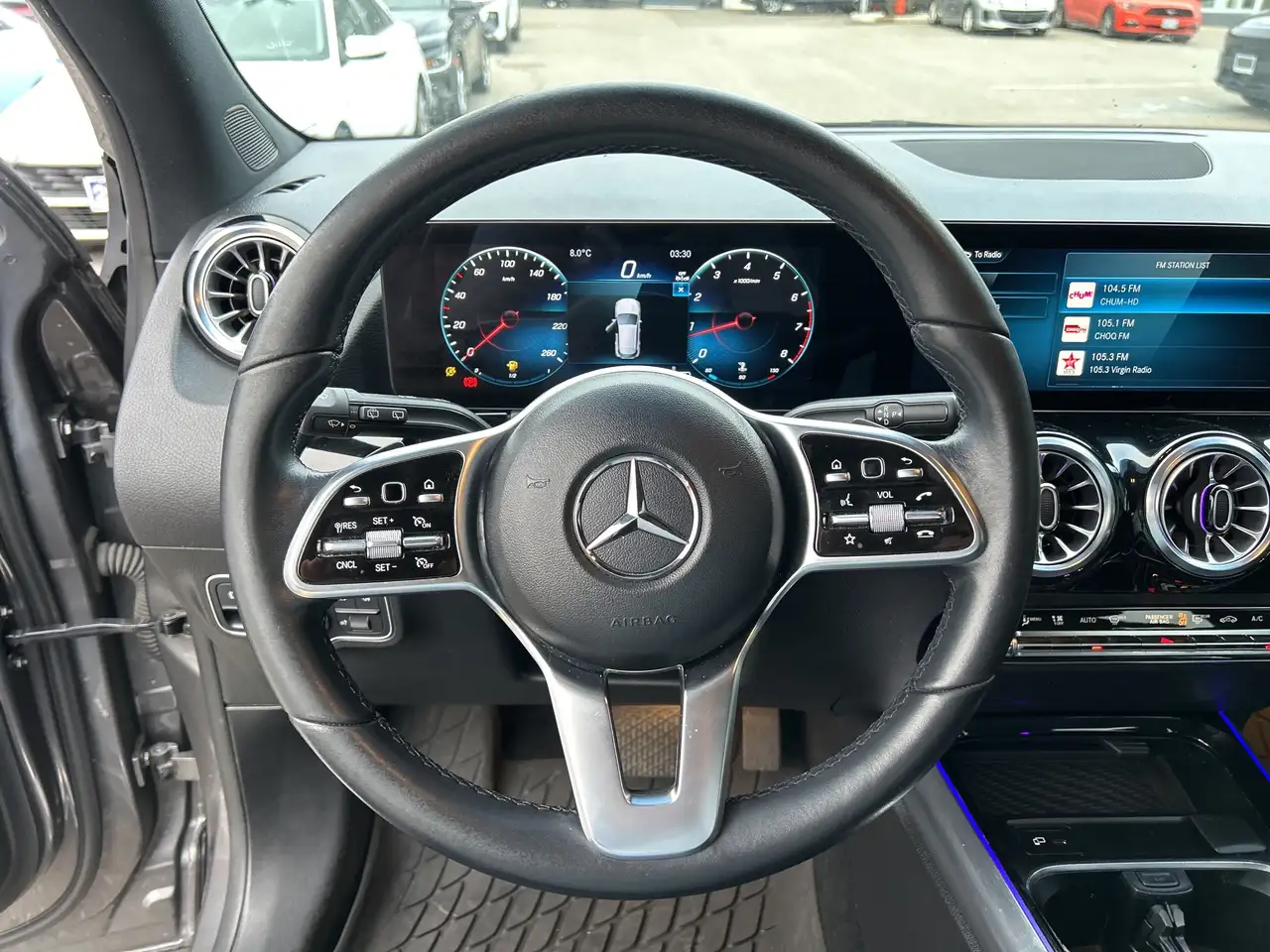 Mercedes-Benz GLA снимка Mercedes-Benz GLA