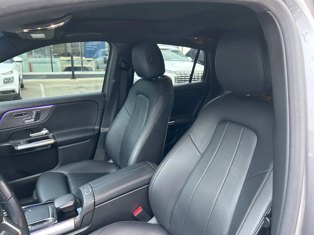 Mercedes-Benz GLA снимка Mercedes-Benz GLA