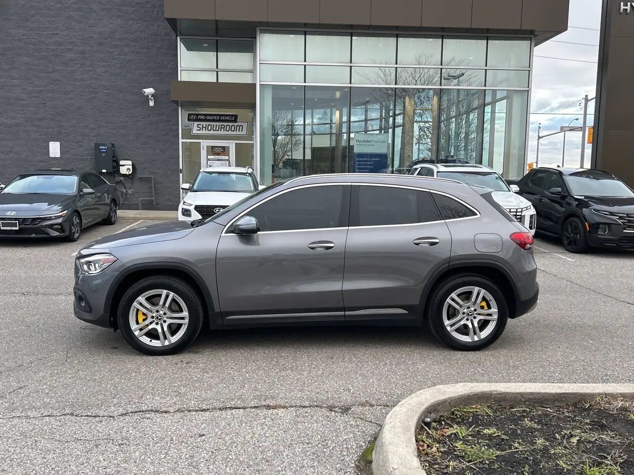 Mercedes-Benz GLA снимка Mercedes-Benz GLA