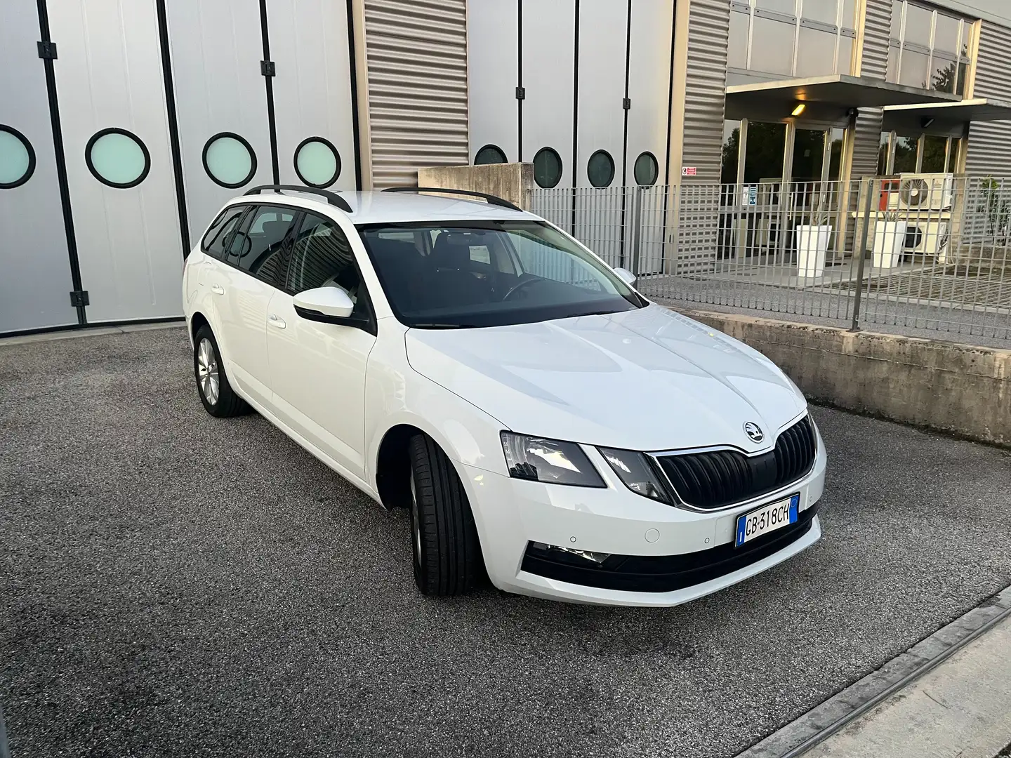 Skoda Octavia Octavia Wagon 2.0 tdi Executive 150cv dsg Bianco - 1