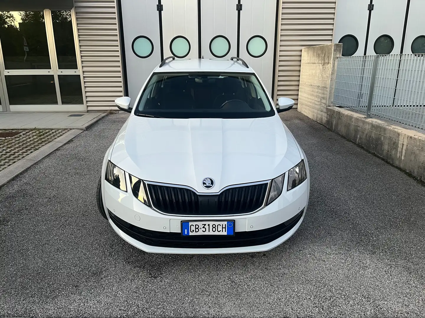 Skoda Octavia Octavia Wagon 2.0 tdi Executive 150cv dsg Bianco - 2