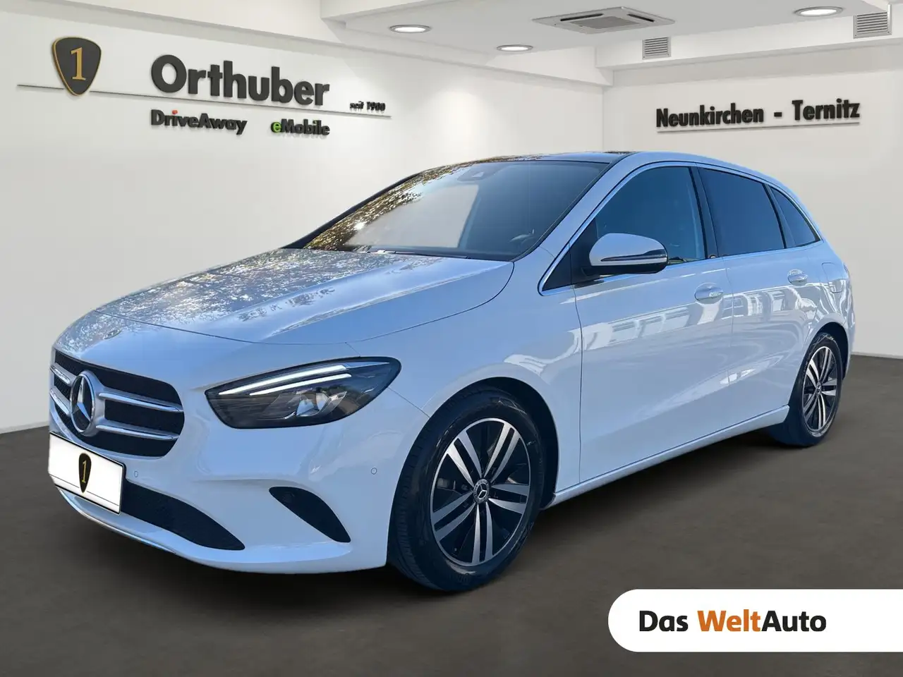 Mercedes-Benz B 180