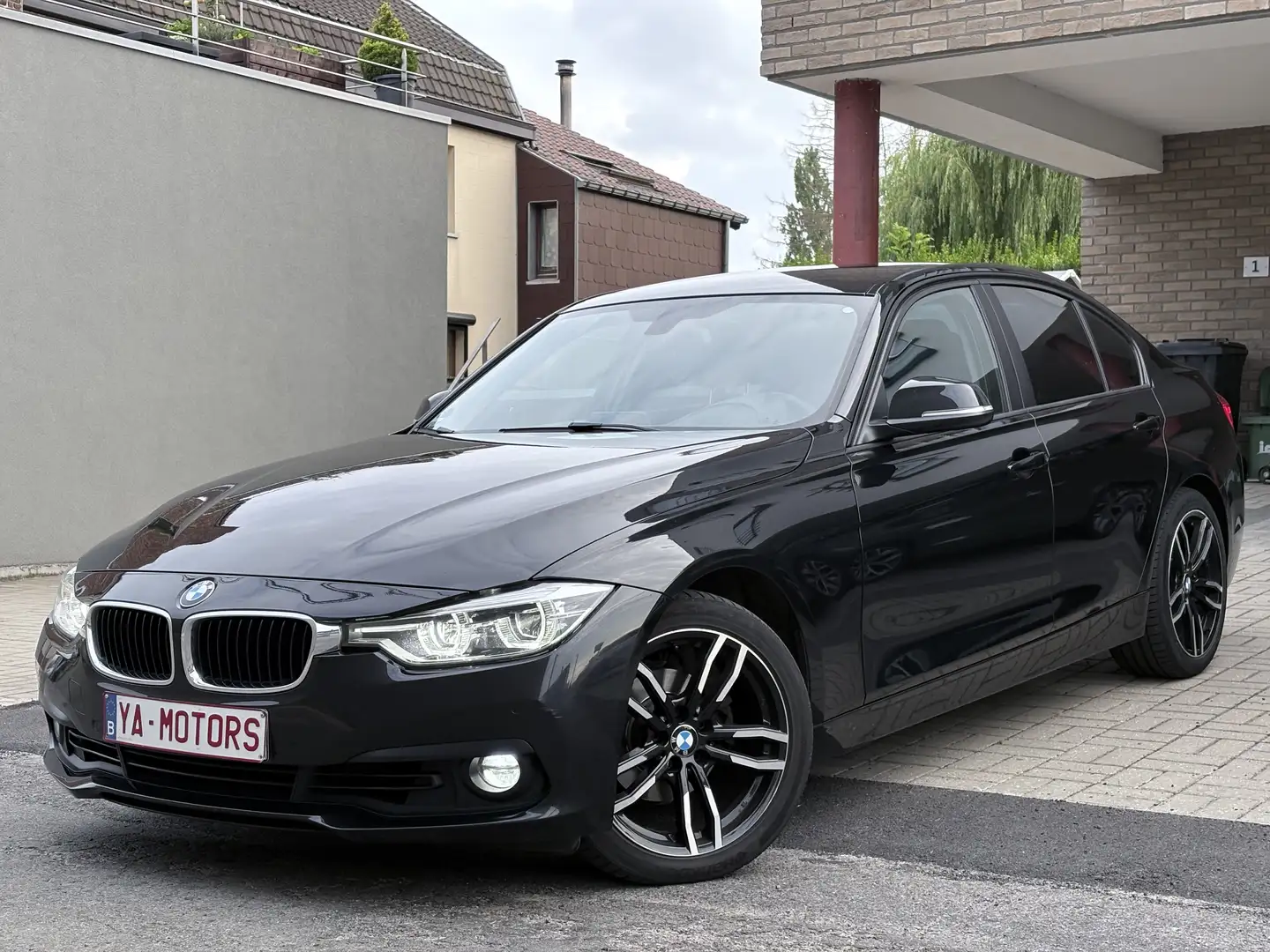 BMW 320 Automatique - Volant M - Jantes M - Garantie Black - 1