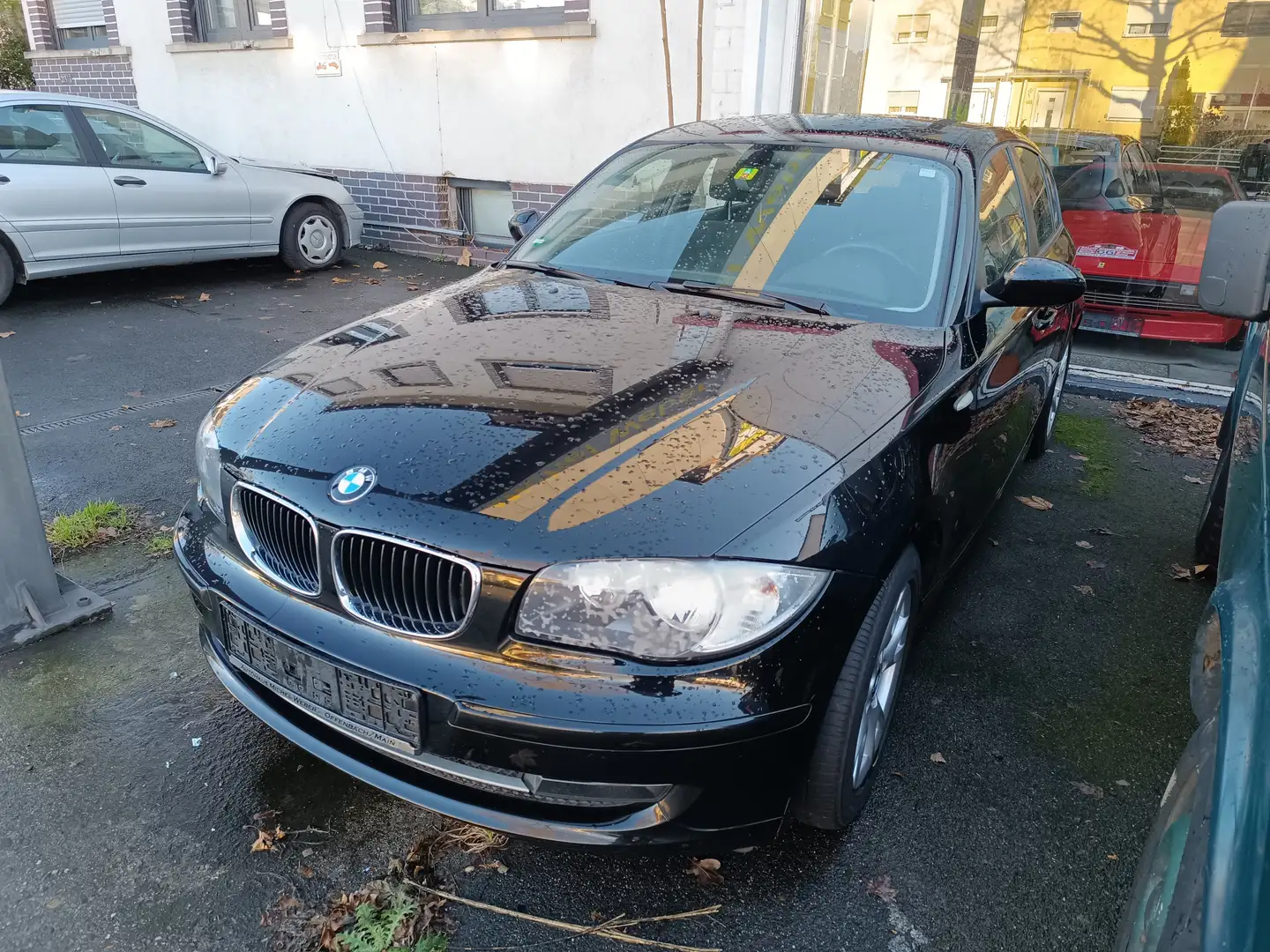 BMW 116 116i ~ SEHR GEPFLEGT ~ ALUFELGEN ~ KLIMAANLAGE ~ Schwarz - 1