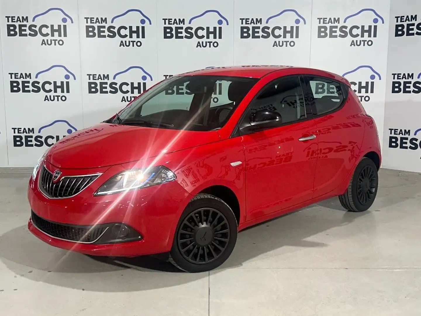 Lancia Ypsilon 1.0 FireFly 5 porte Hybrid Silver Rojo - 1