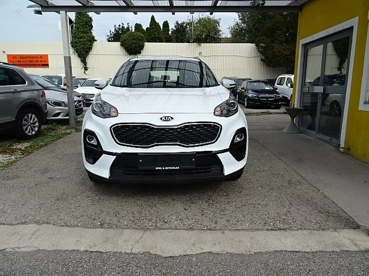 Kia Sportage 1,6 GDI ISG Österreich Edition Weiß - 1