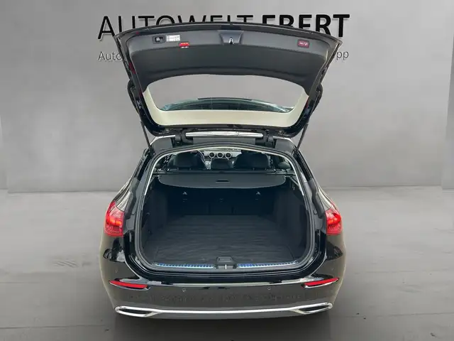 Mercedes-Benz C-Class view 13