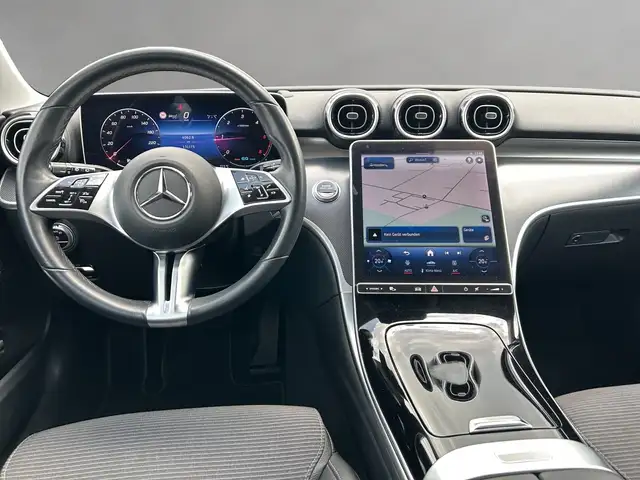 Mercedes-Benz C-Class view 9