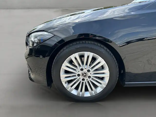 Mercedes-Benz C-Class view 14