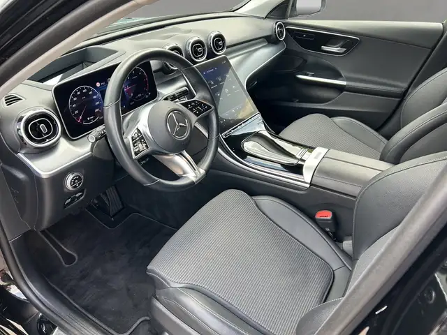 Mercedes-Benz C-Class view 7
