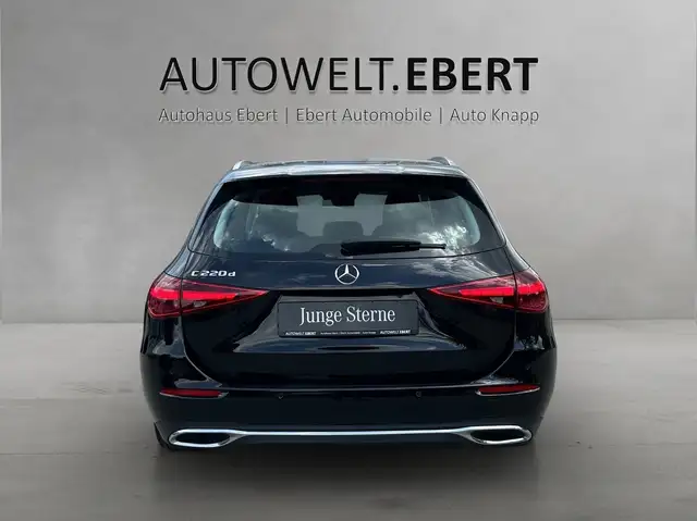 Mercedes-Benz C-Class view 4