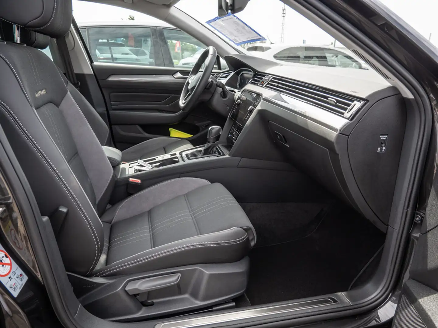 Volkswagen Passat Alltrack 2.0 TDI 4MOTION MATRIX-LED Серый - 2