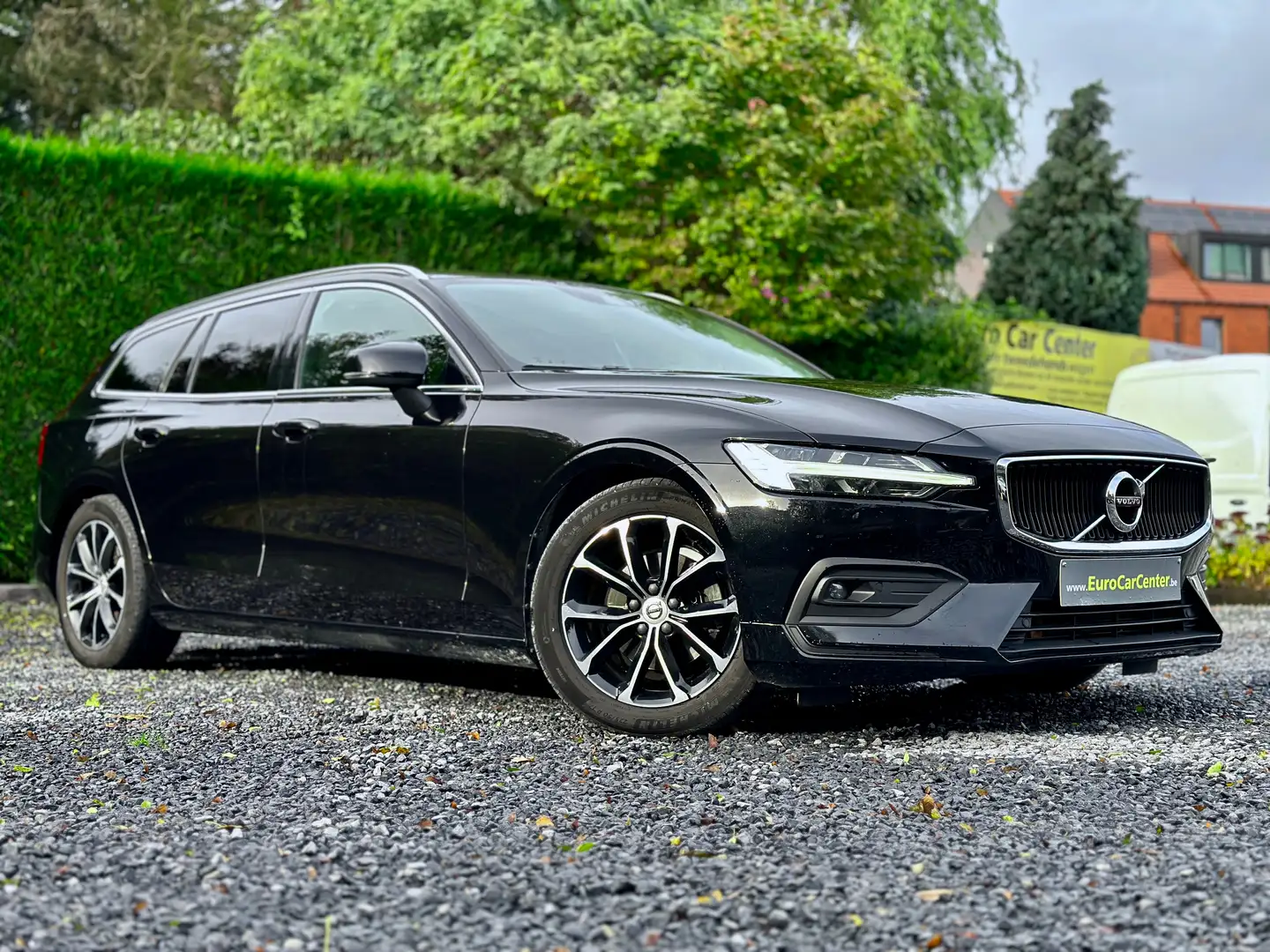 Volvo V60 2.0 D3 Pro Geartronic / First Owner / Wood Inter. Schwarz - 1
