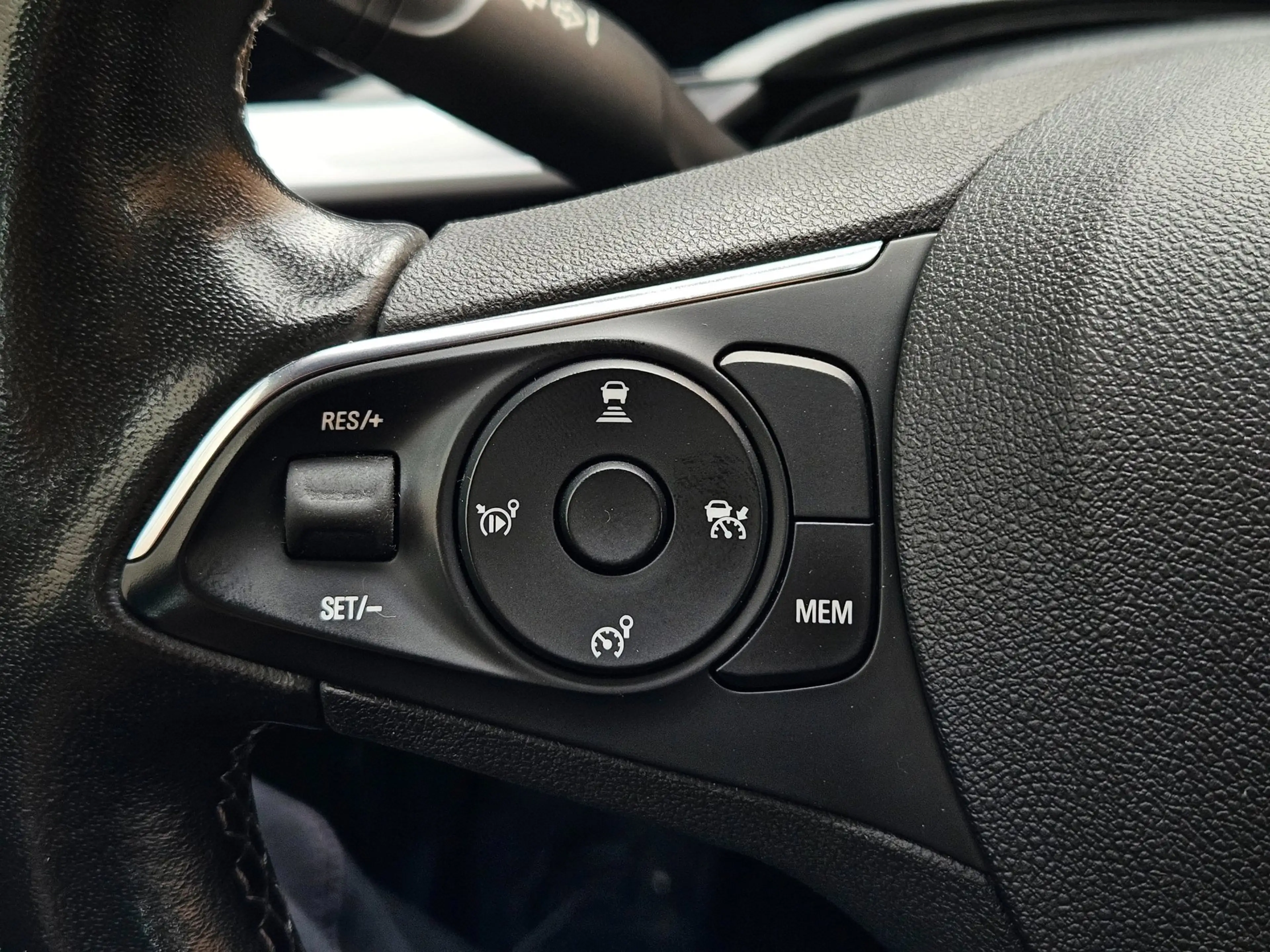 Opel Mokka-E Business Elegance 50-kWh 11kw bl. ACC Carplay Came — photo 18