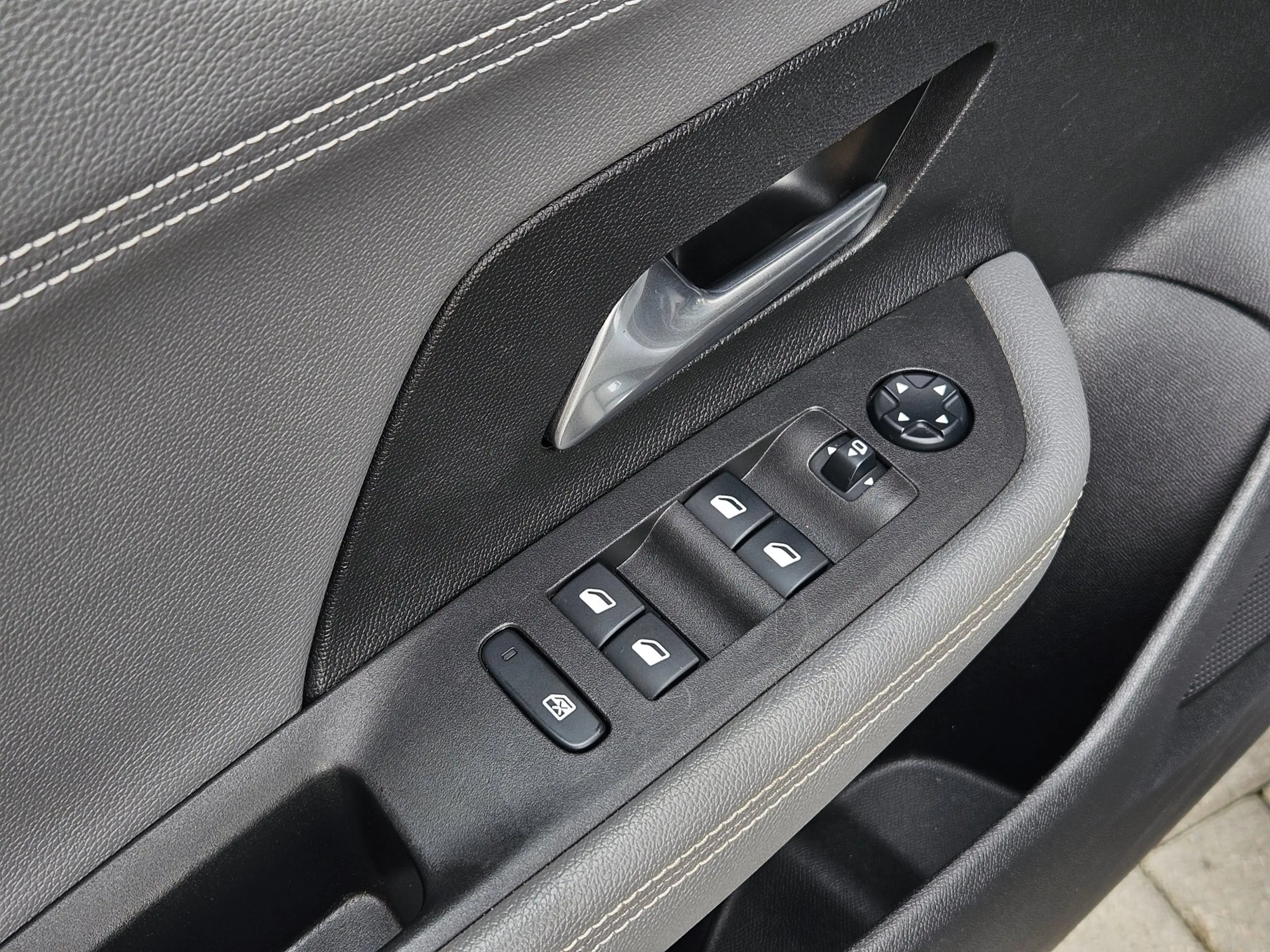 Opel Mokka-E Business Elegance 50-kWh 11kw bl. ACC Carplay Came — photo 28