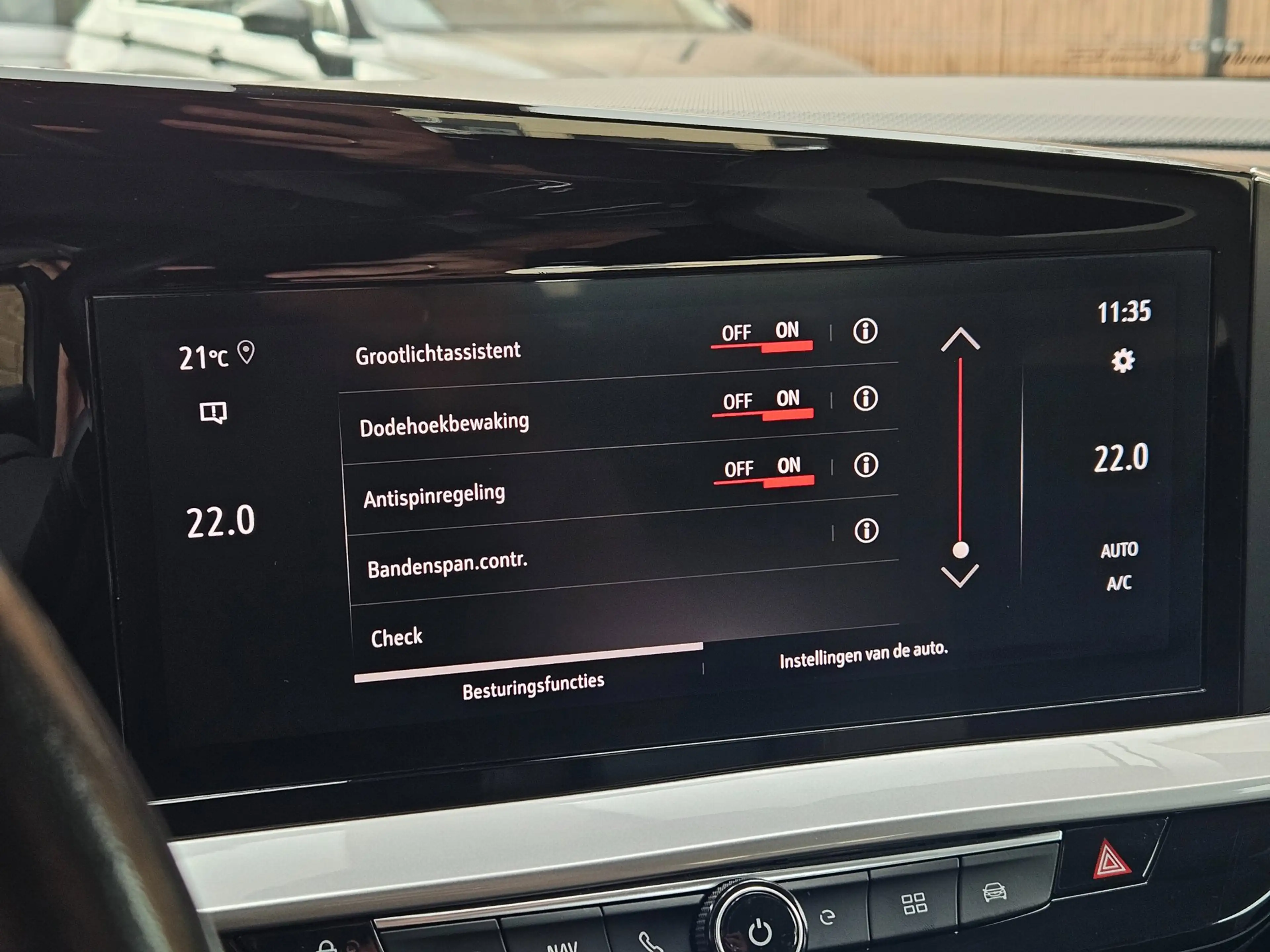 Opel Mokka-E Business Elegance 50-kWh 11kw bl. ACC Carplay Came — photo 24