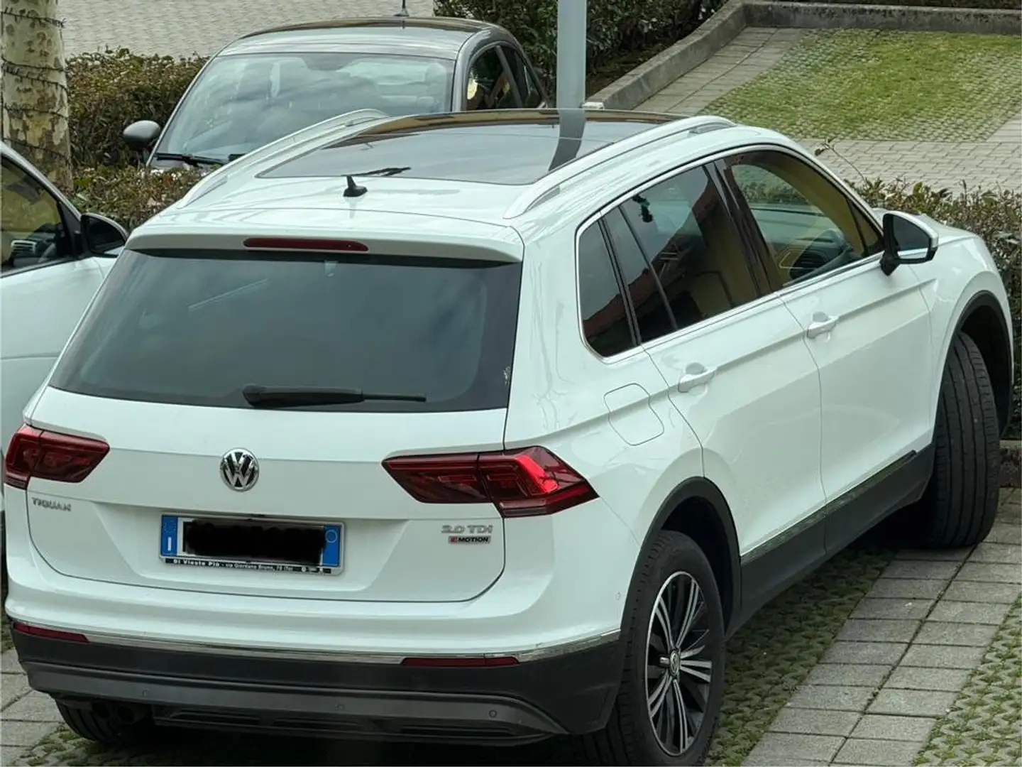 Volkswagen Tiguan Tiguan II 2.0 tdi Executive 4motion 150cv Bianco - 1