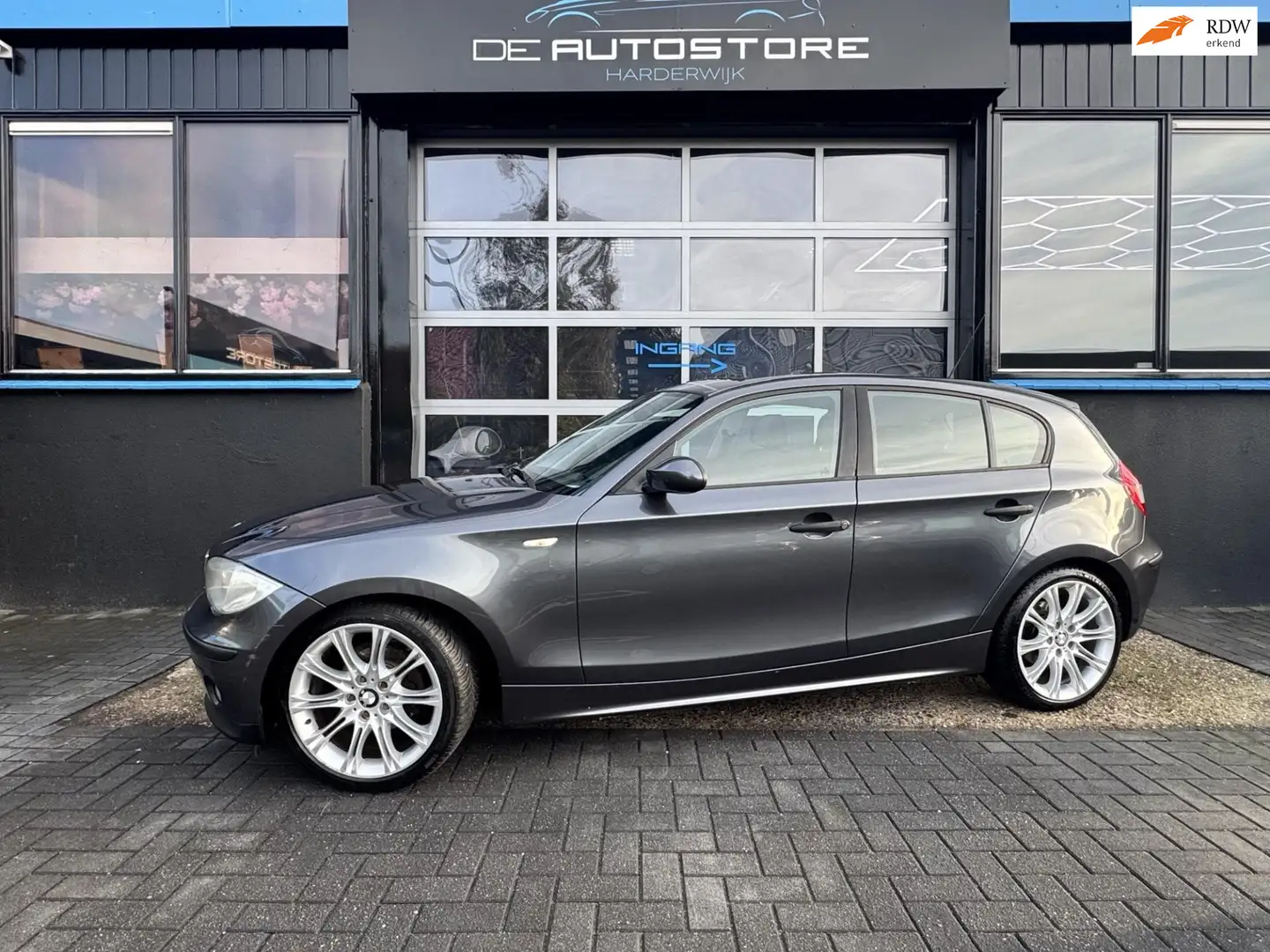 BMW 116 1-serie 116i Business+ 18Inch Airco Schuifdak Spor Gris - 1