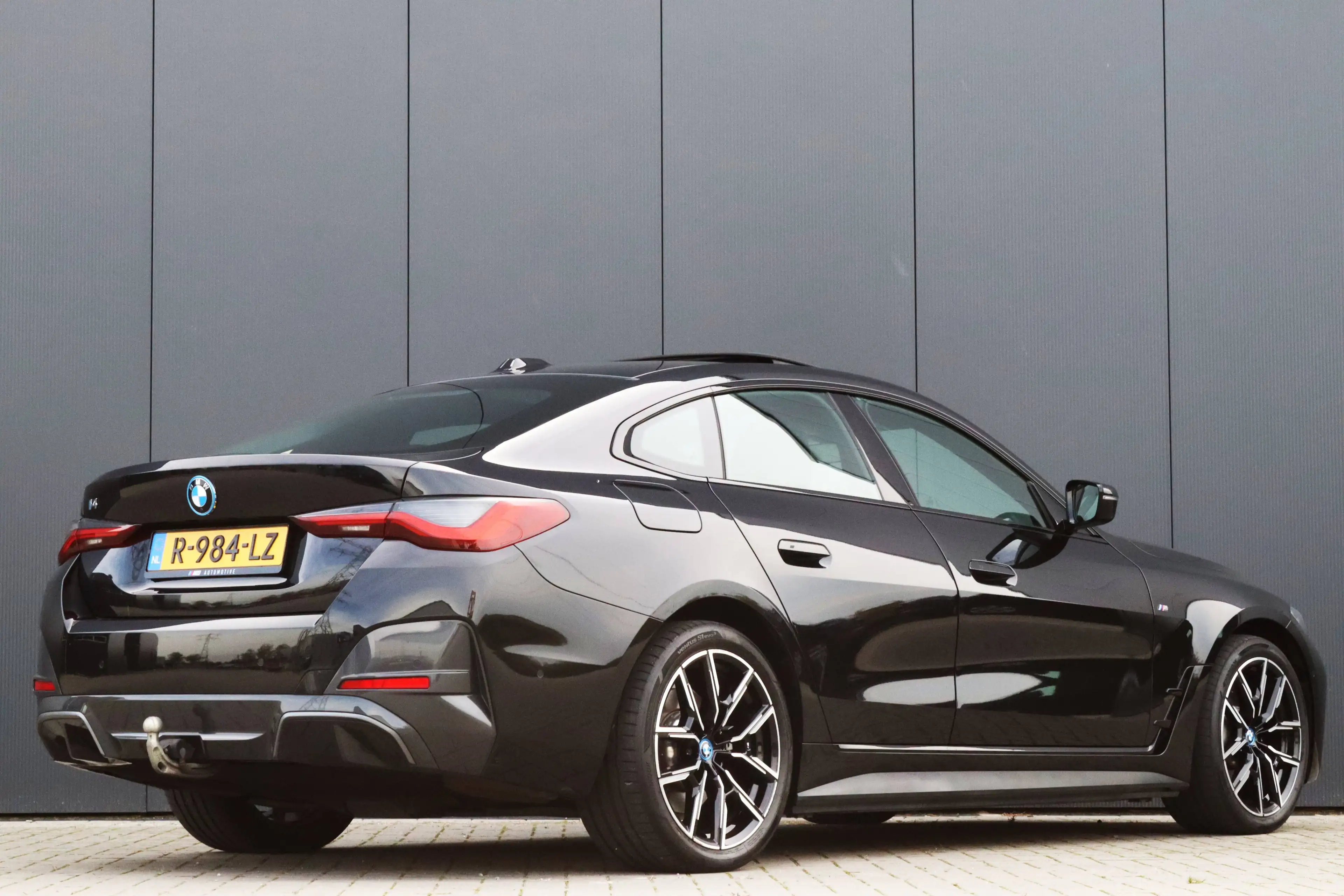 BMW i4 eDrive40 M Sport I Trekhaak I ACC I Open dak I 19 inch I Leder I Head Up — photo 9
