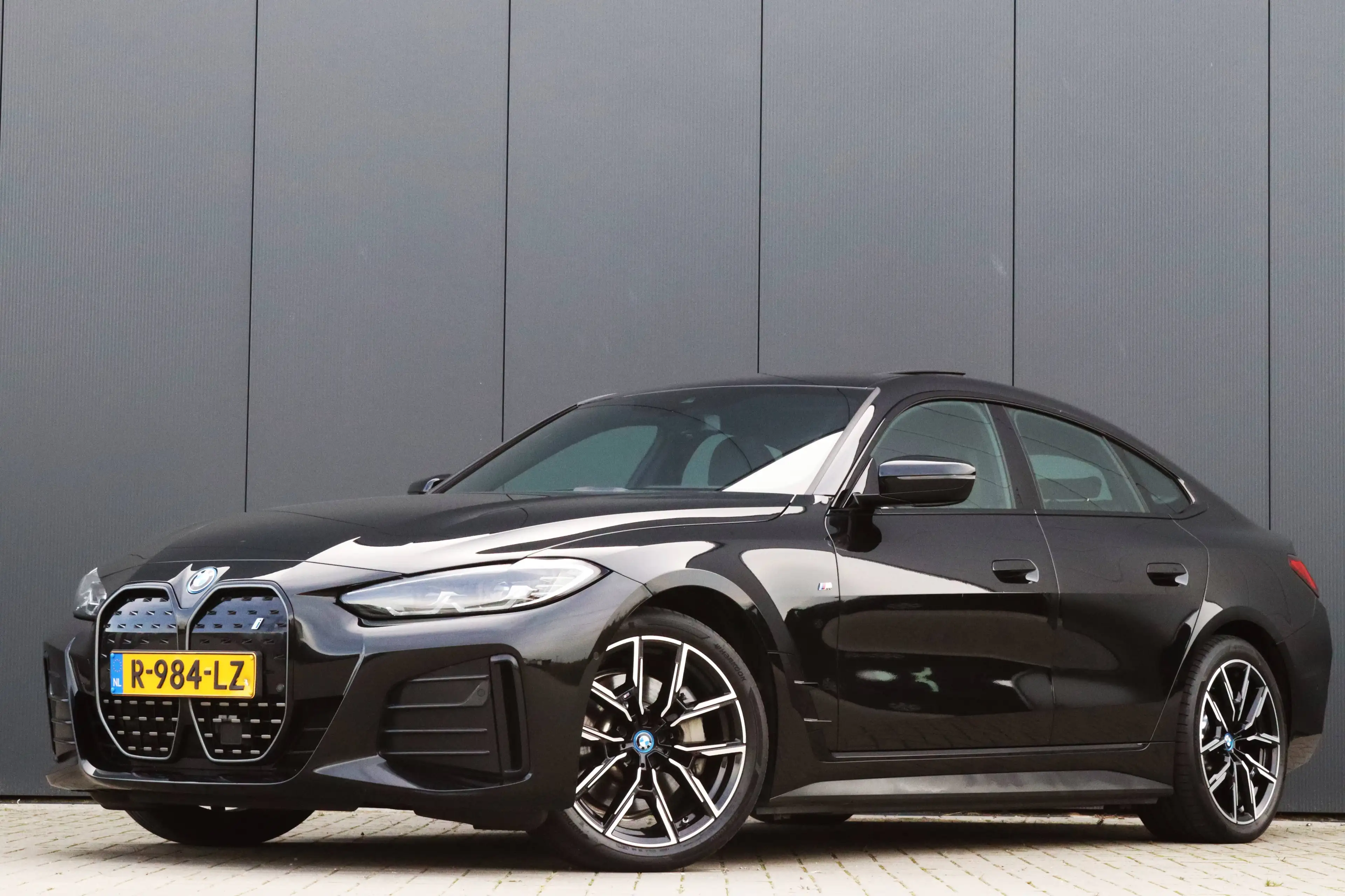 BMW i4 eDrive40 M Sport I Trekhaak I ACC I Open dak I 19 inch I Leder I Head Up — photo 3