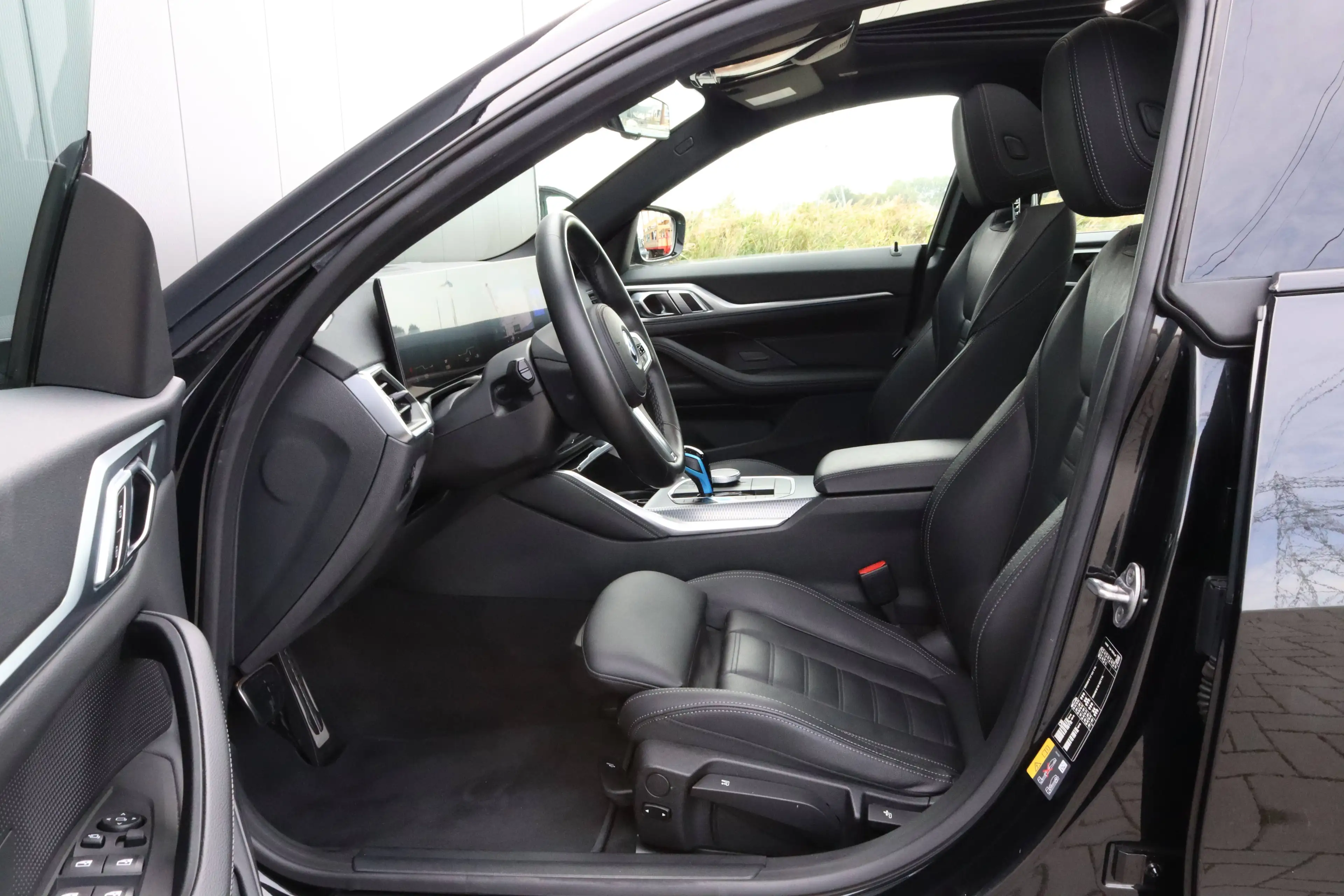BMW i4 eDrive40 M Sport I Trekhaak I ACC I Open dak I 19 inch I Leder I Head Up — photo 12