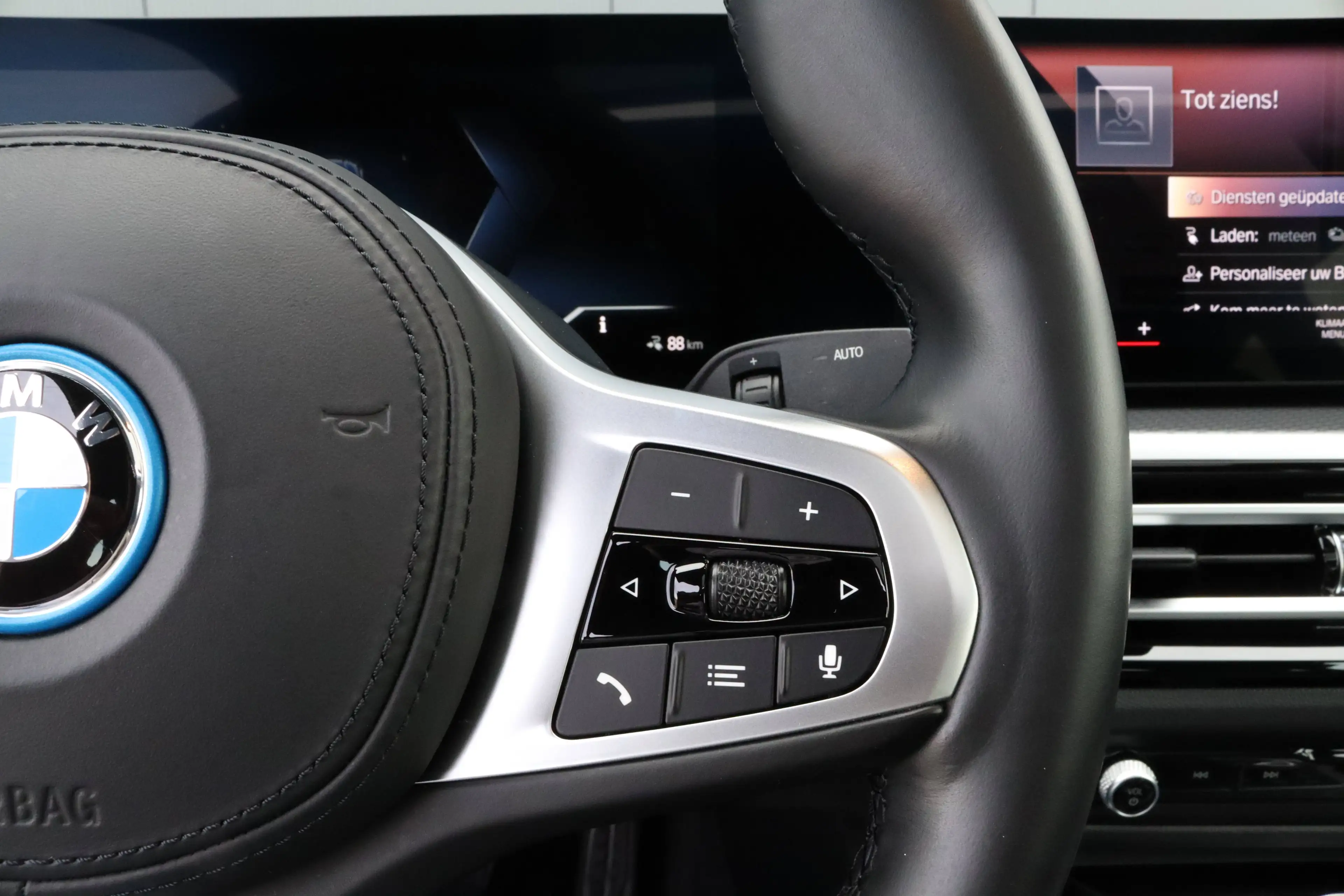 BMW i4 eDrive40 M Sport I Trekhaak I ACC I Open dak I 19 inch I Leder I Head Up — photo 23