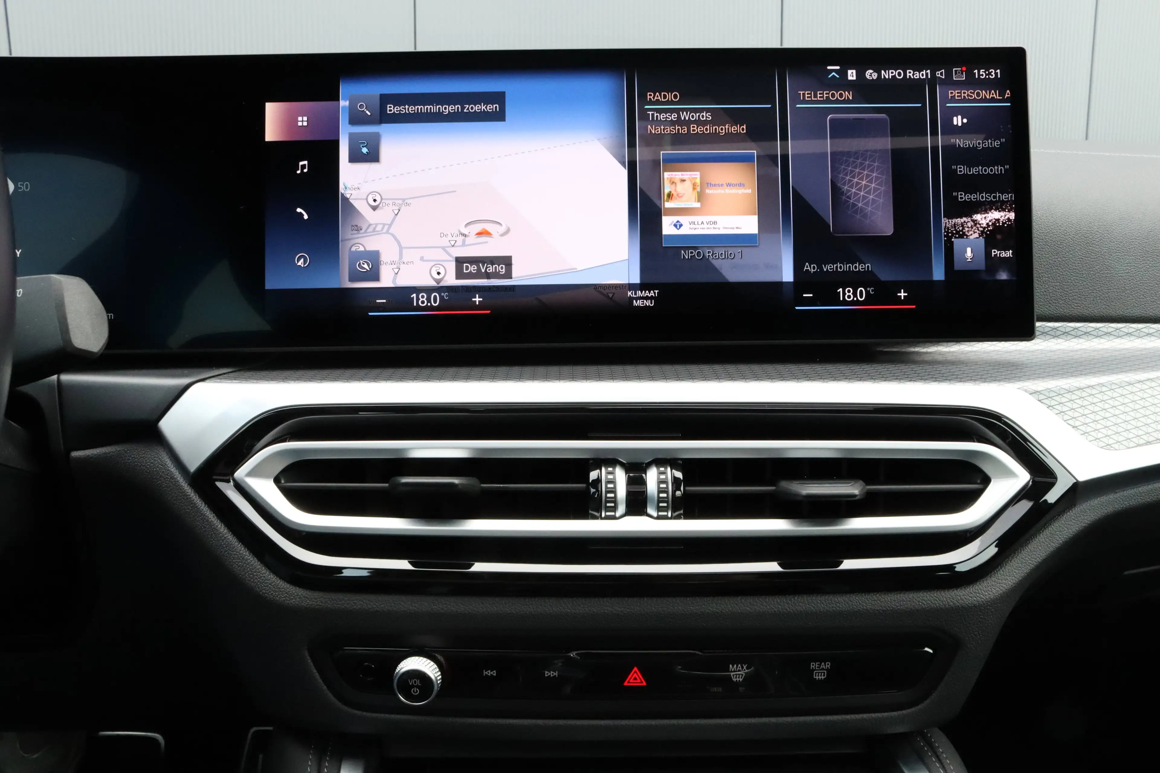 BMW i4 eDrive40 M Sport I Trekhaak I ACC I Open dak I 19 inch I Leder I Head Up — photo 21