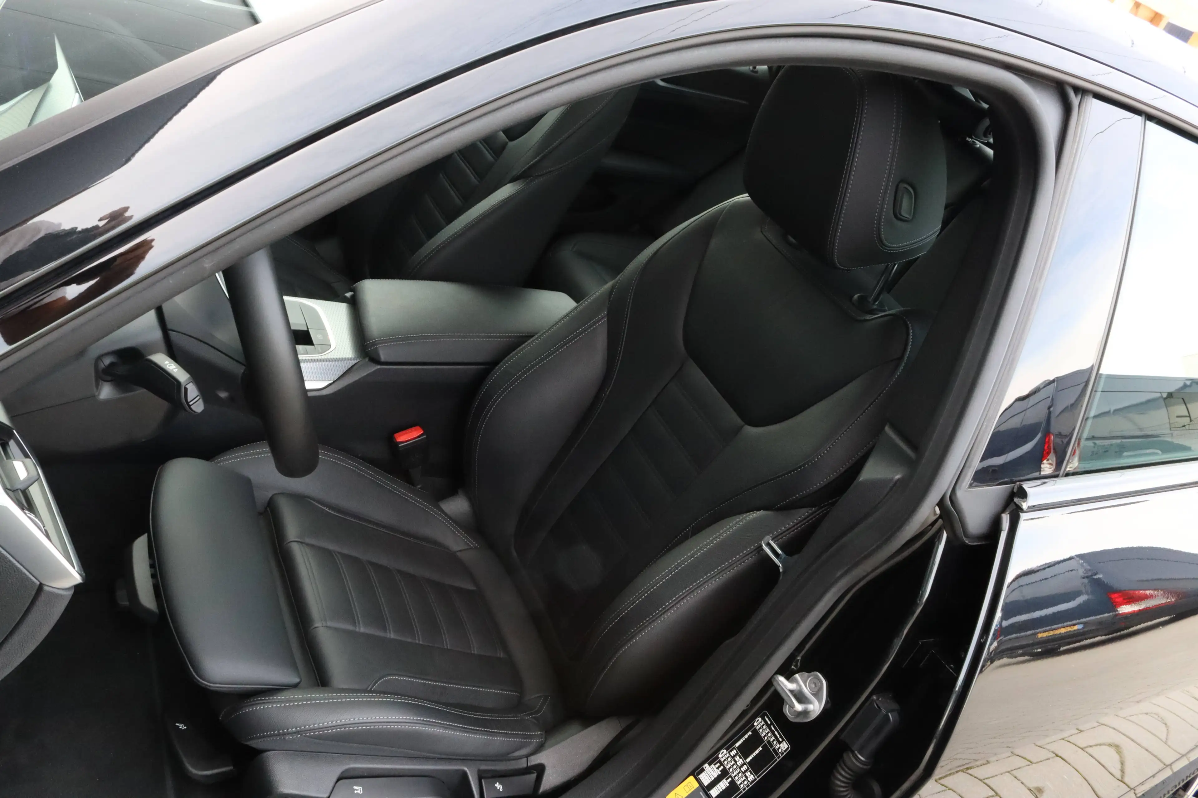 BMW i4 eDrive40 M Sport I Trekhaak I ACC I Open dak I 19 inch I Leder I Head Up — photo 13