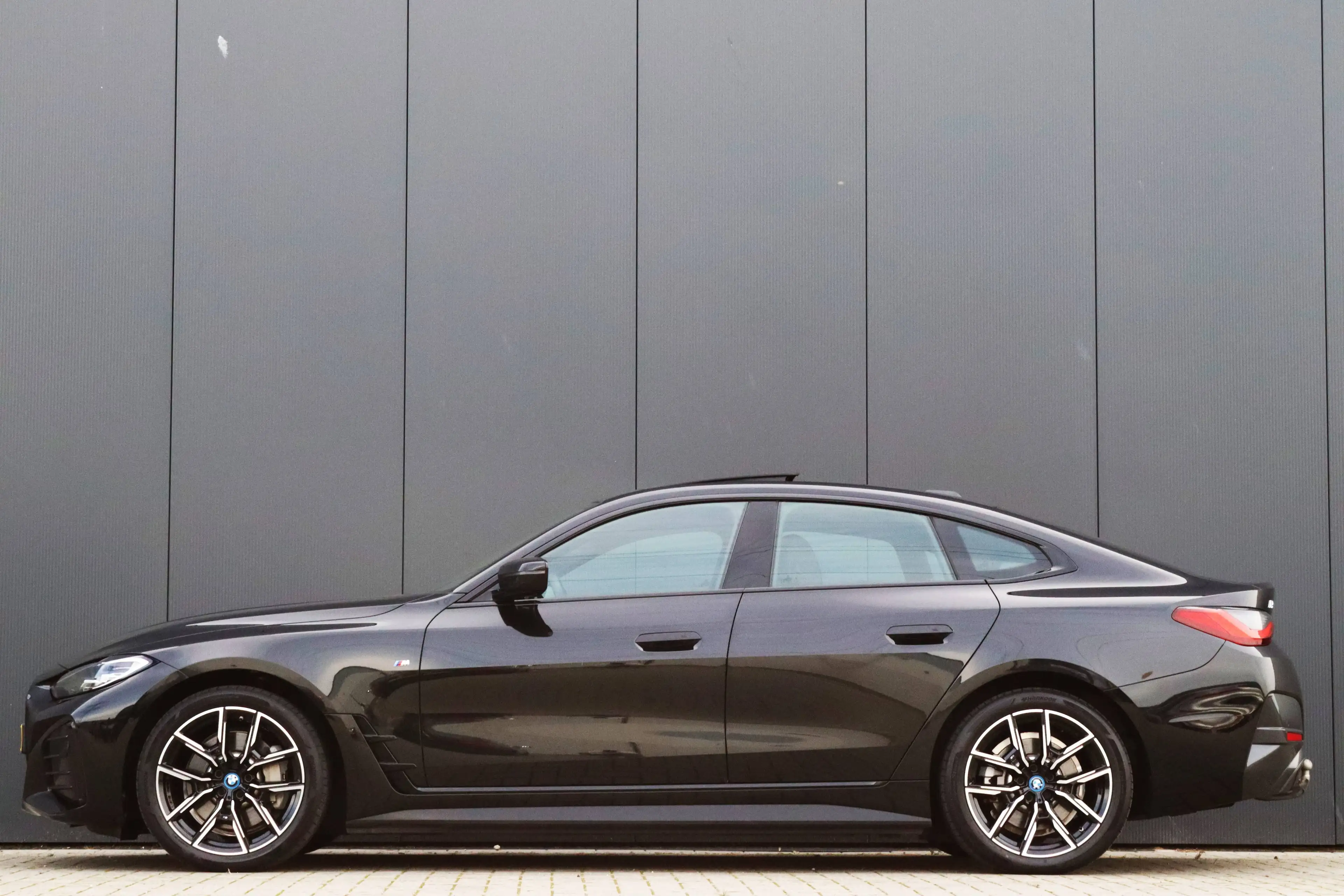 BMW i4 eDrive40 M Sport I Trekhaak I ACC I Open dak I 19 inch I Leder I Head Up — photo 6