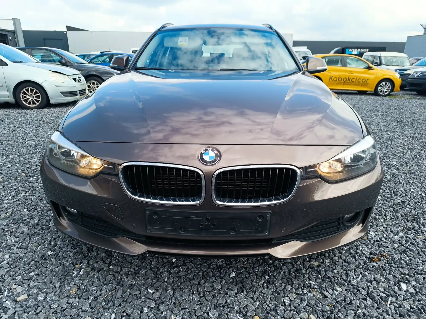 BMW 318 d Xdrive / CLIM, GPS / Marchand ou Export Brun - 2