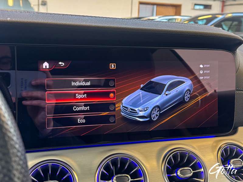 Photo du véhicule Mercedes-Benz E 220