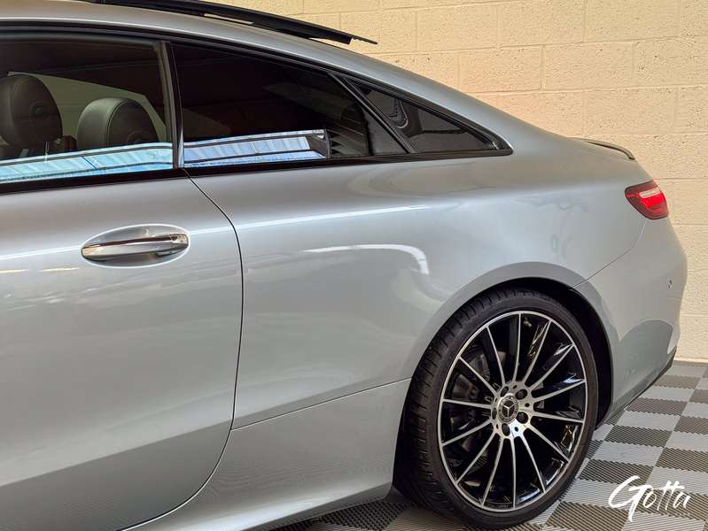 Photo du véhicule Mercedes-Benz E 220