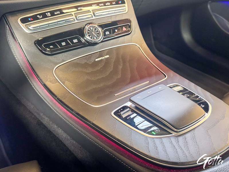 Photo du véhicule Mercedes-Benz E 220