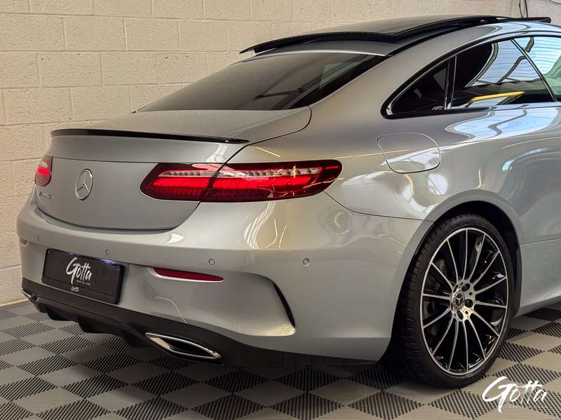 Photo du véhicule Mercedes-Benz E 220