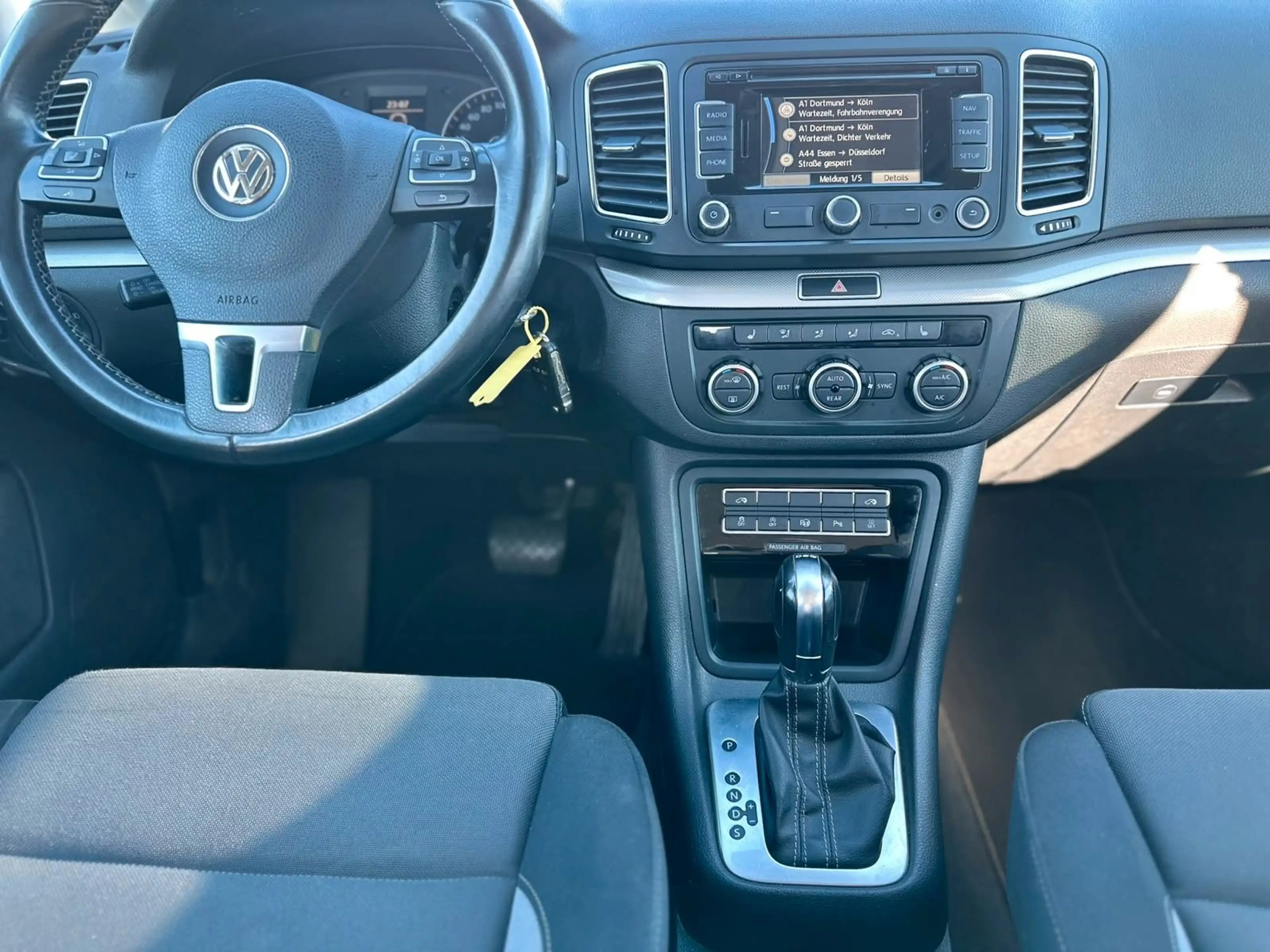 Volkswagen Sharan Life BMT 7 Sitzer Aut Schiebetür — photo 9